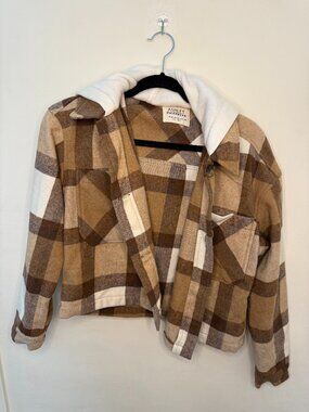 Brown & White Checkerboard Cropped Jacket with White Hood – Ashley by 26 Interna